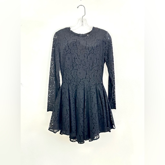 H&M - NWOT - Black Lace Long Sleeve Circle Dress - SIZE: 6 - Picture 10 of 10